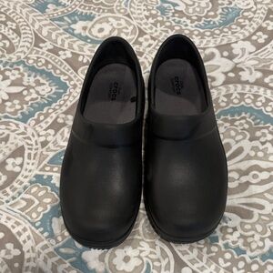 CROCS Women's Sleek Black Clogs